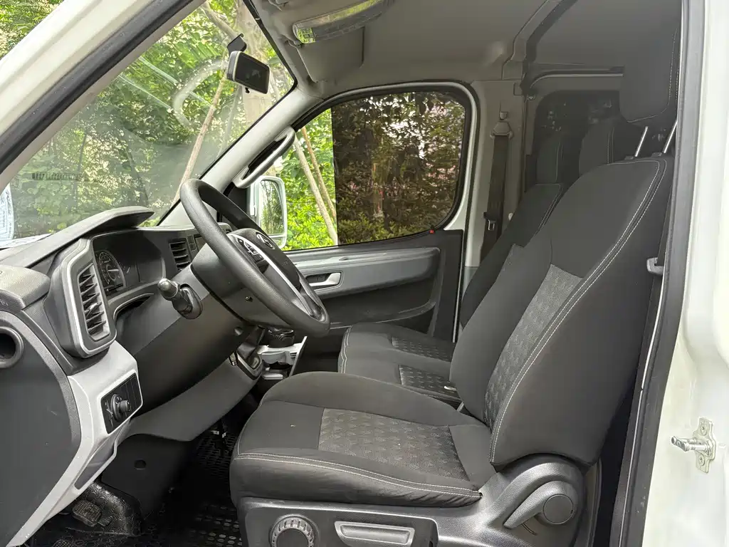 MAXUS V80 — миниатюра 9