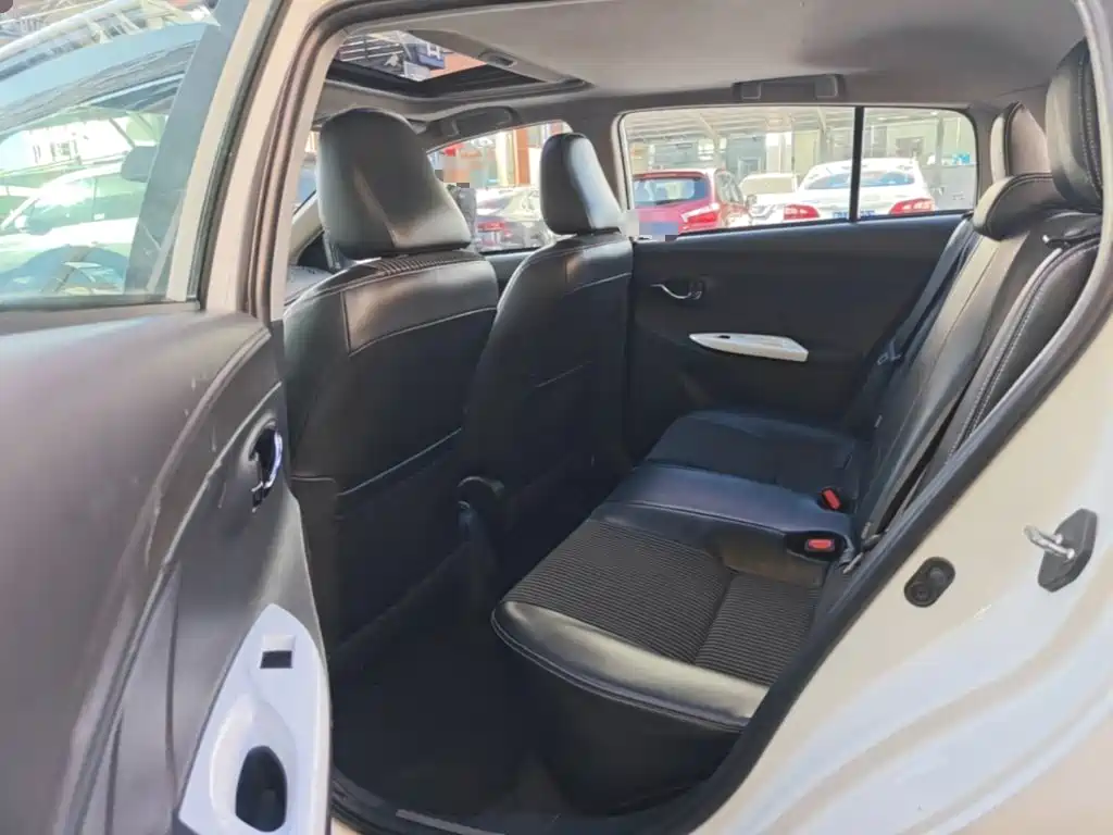 Toyota Yaris L — миниатюра 17