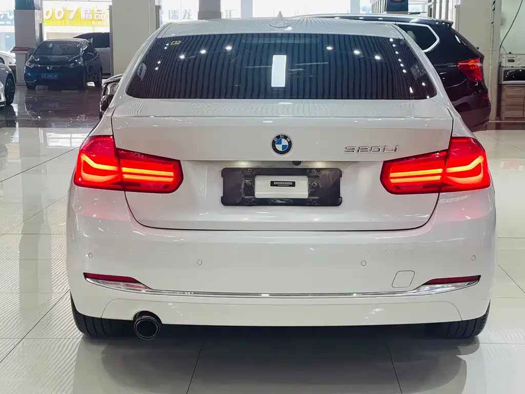 BMW 3 Series — миниатюра 17