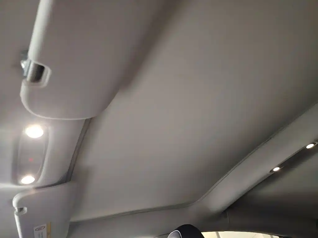 Tesla Model 3 — миниатюра 18