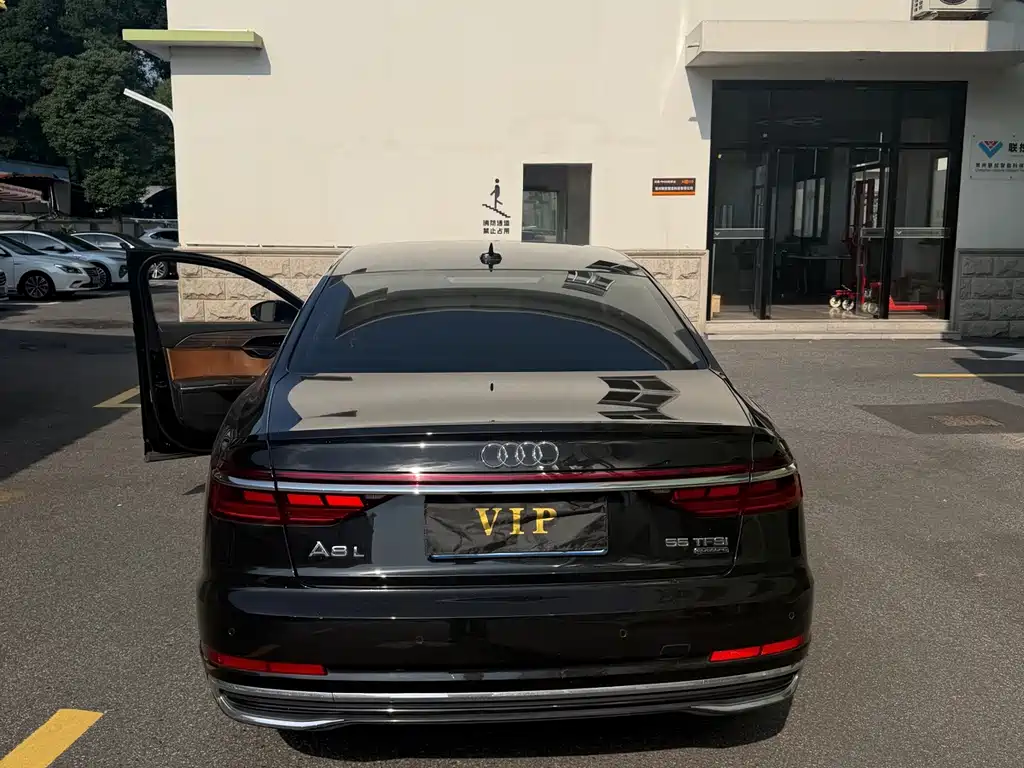 Audi A8 — миниатюра 7