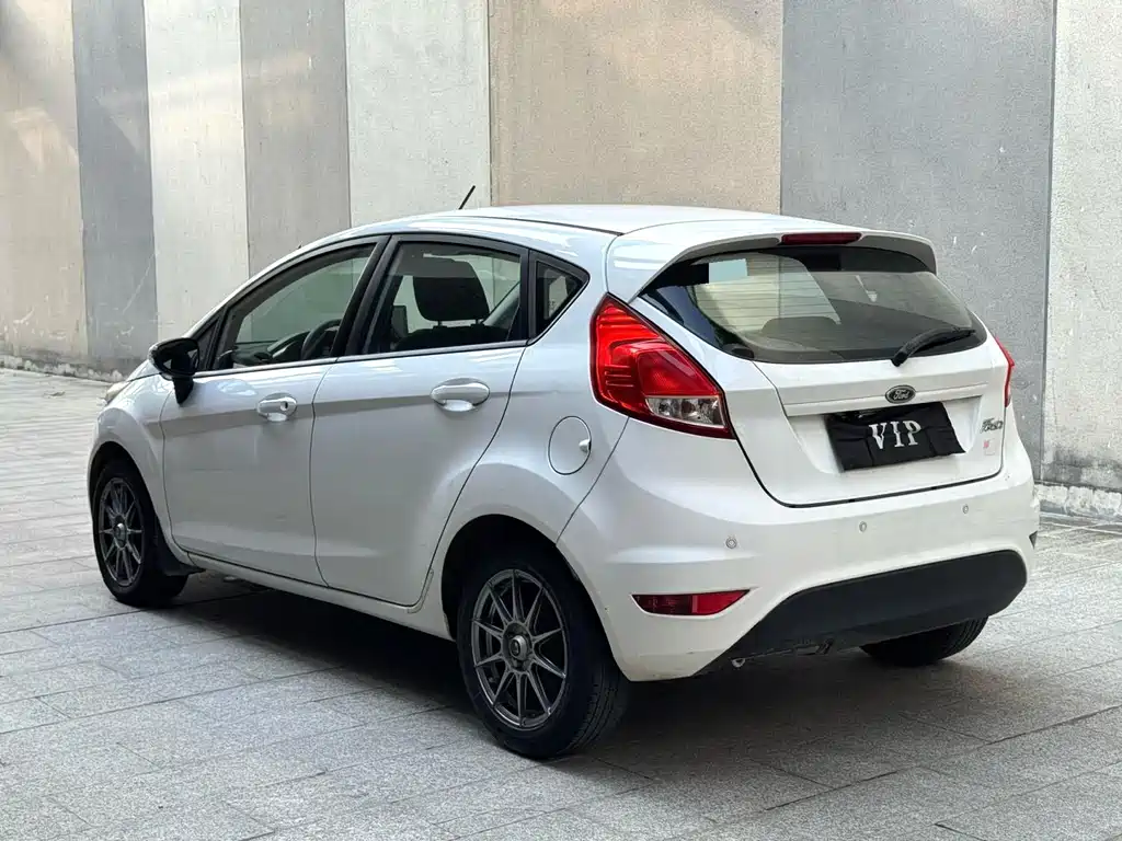 Ford Fiesta — миниатюра 7