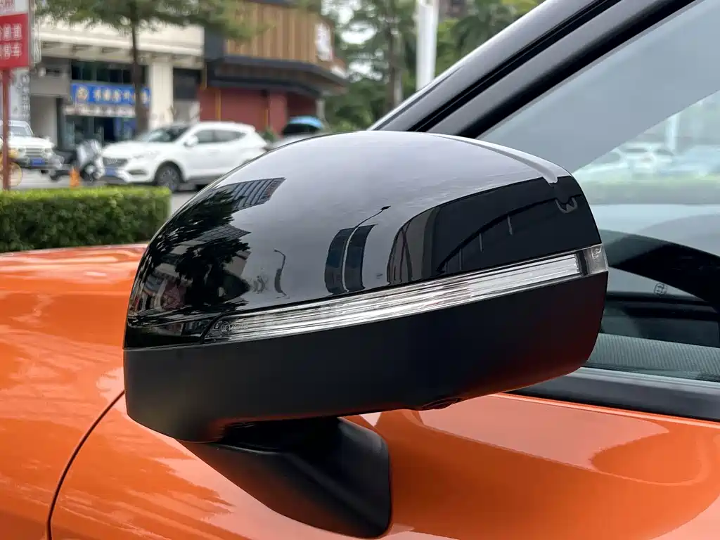 Lynk & Co 02 Hatchback — миниатюра 11
