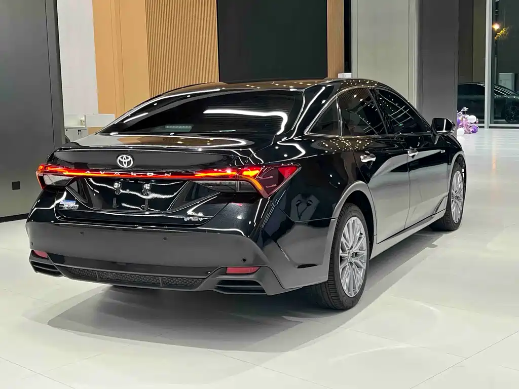 Toyota Avalon — миниатюра 7