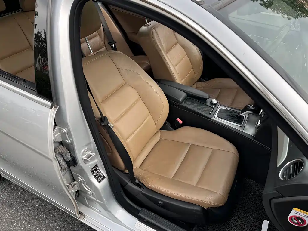 Mercedes-Benz C-Class (Import) — миниатюра 17