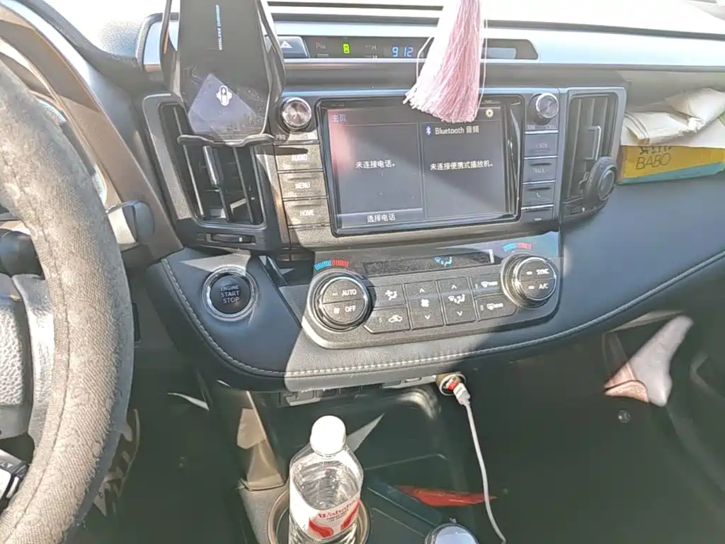 Toyota RAV4 — миниатюра 13