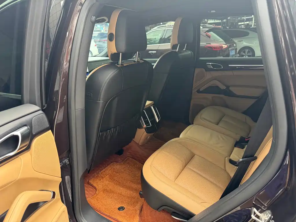 Porsche Cayenne — миниатюра 4