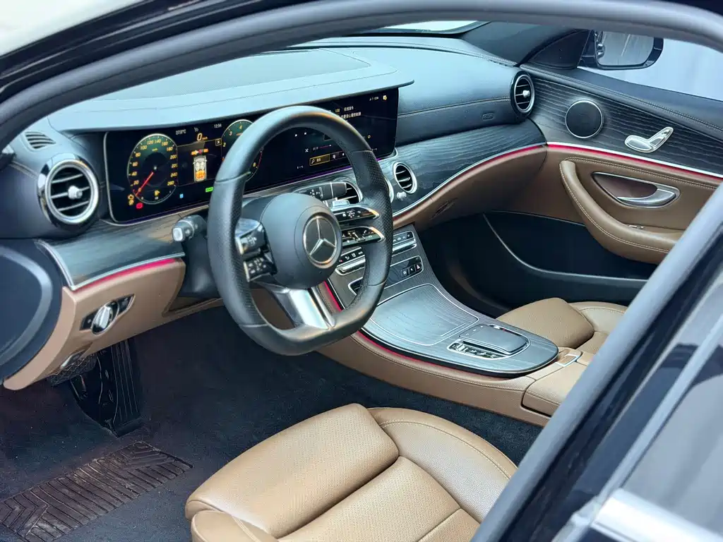 Mercedes-Benz E-Class — миниатюра 8