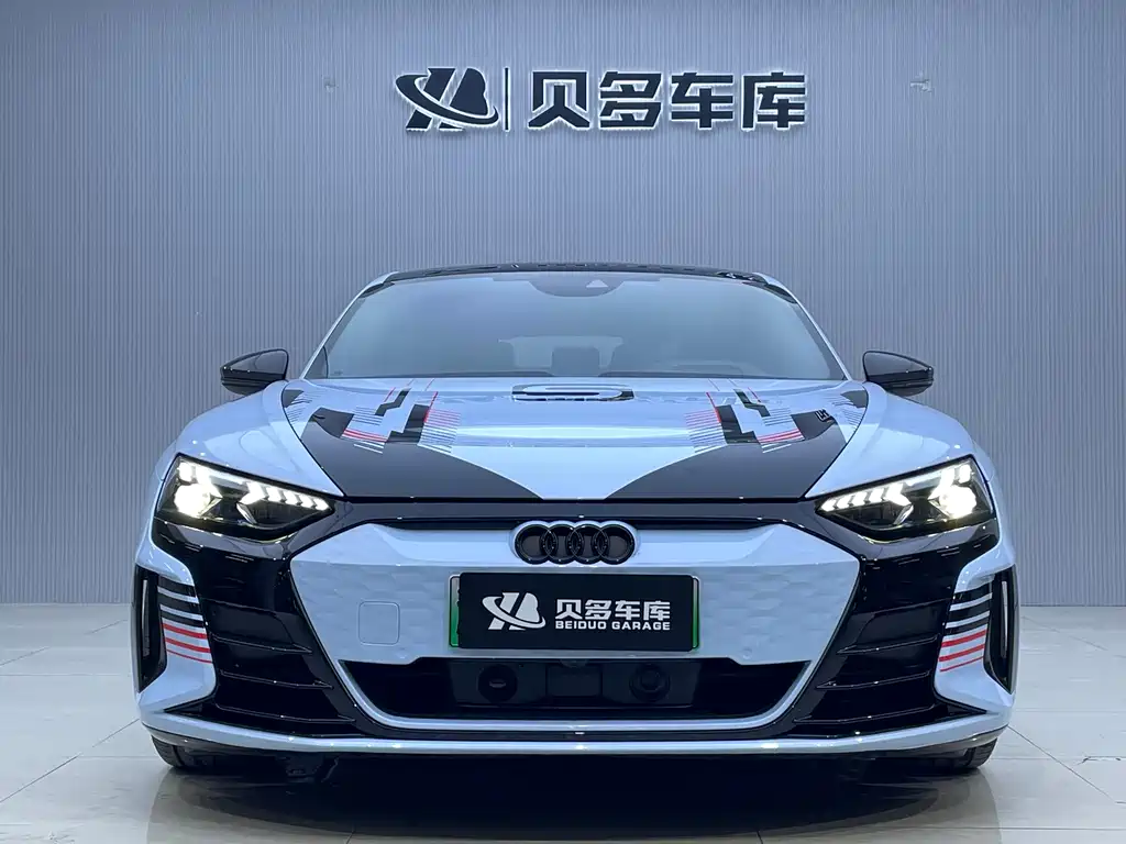AUDI RS E TRON GT