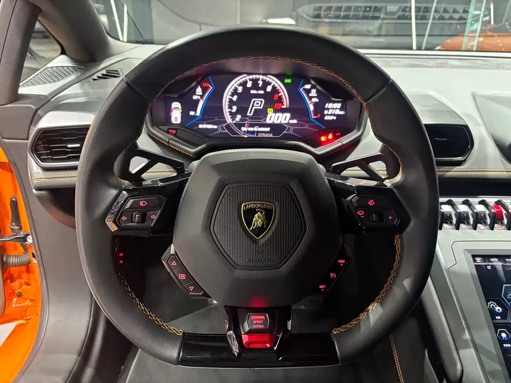 LAMBORGHINI HURACÁN