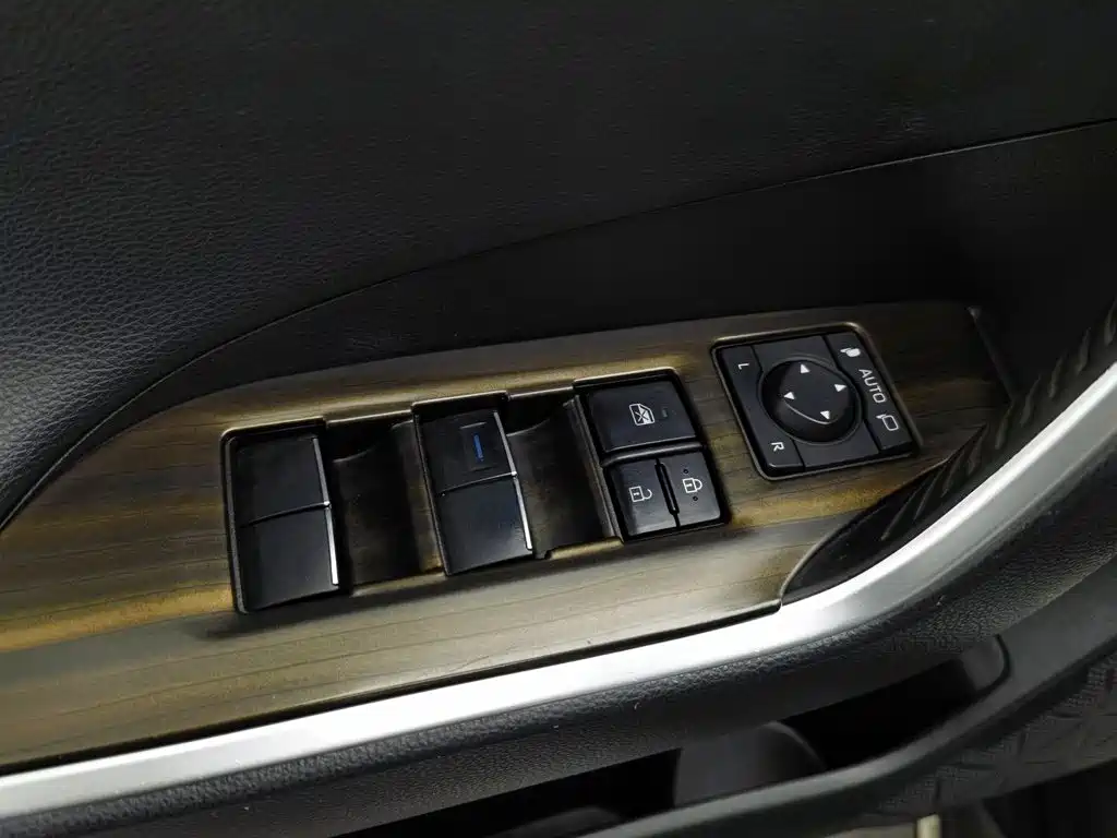 Toyota Wildlander — миниатюра 9