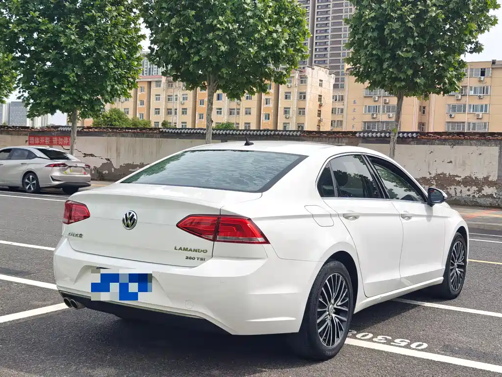 Volkswagen Lamando 2017 280TSI DSG Luxury