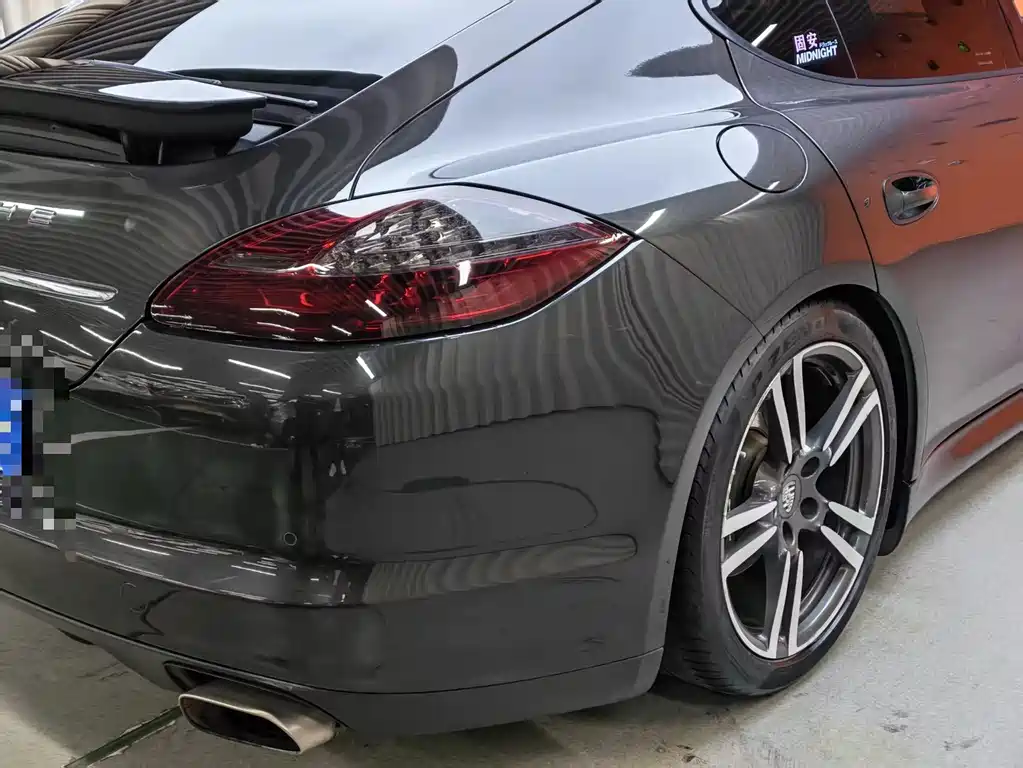 Porsche Panamera 2010 Panamera 4 3.6L