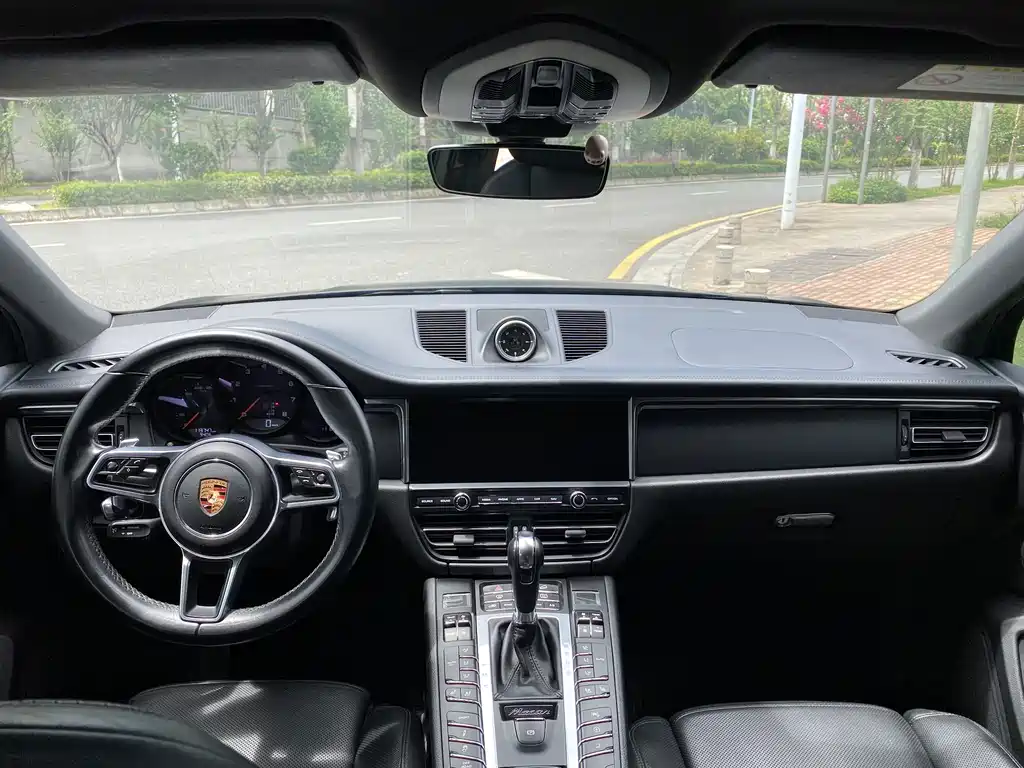 Porsche Macan — миниатюра 18