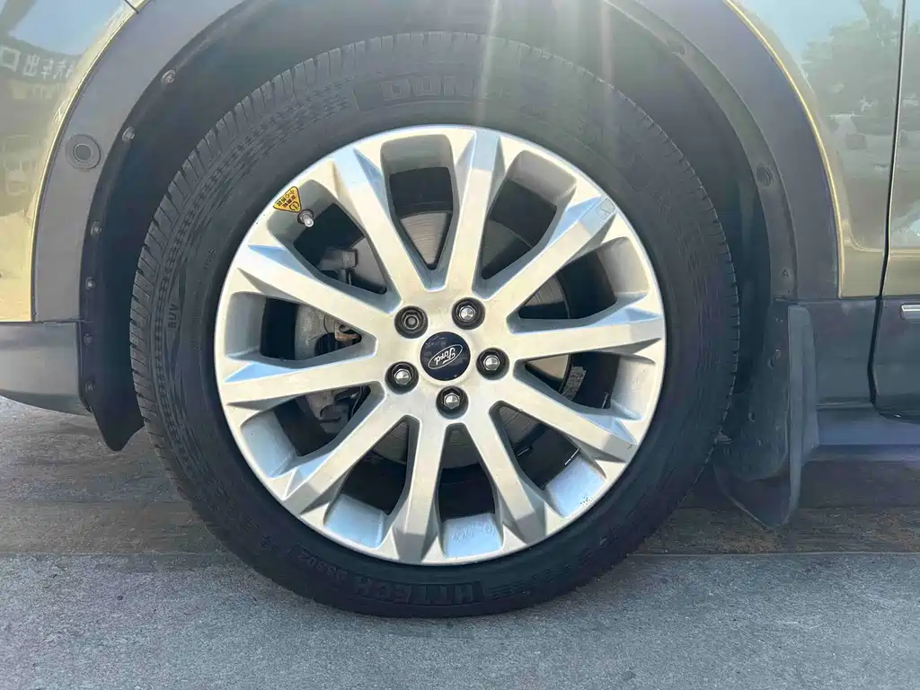 Ford Kuga — миниатюра 17