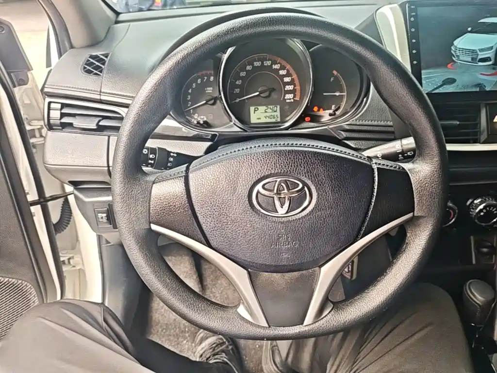 Toyota Yaris L — миниатюра 11