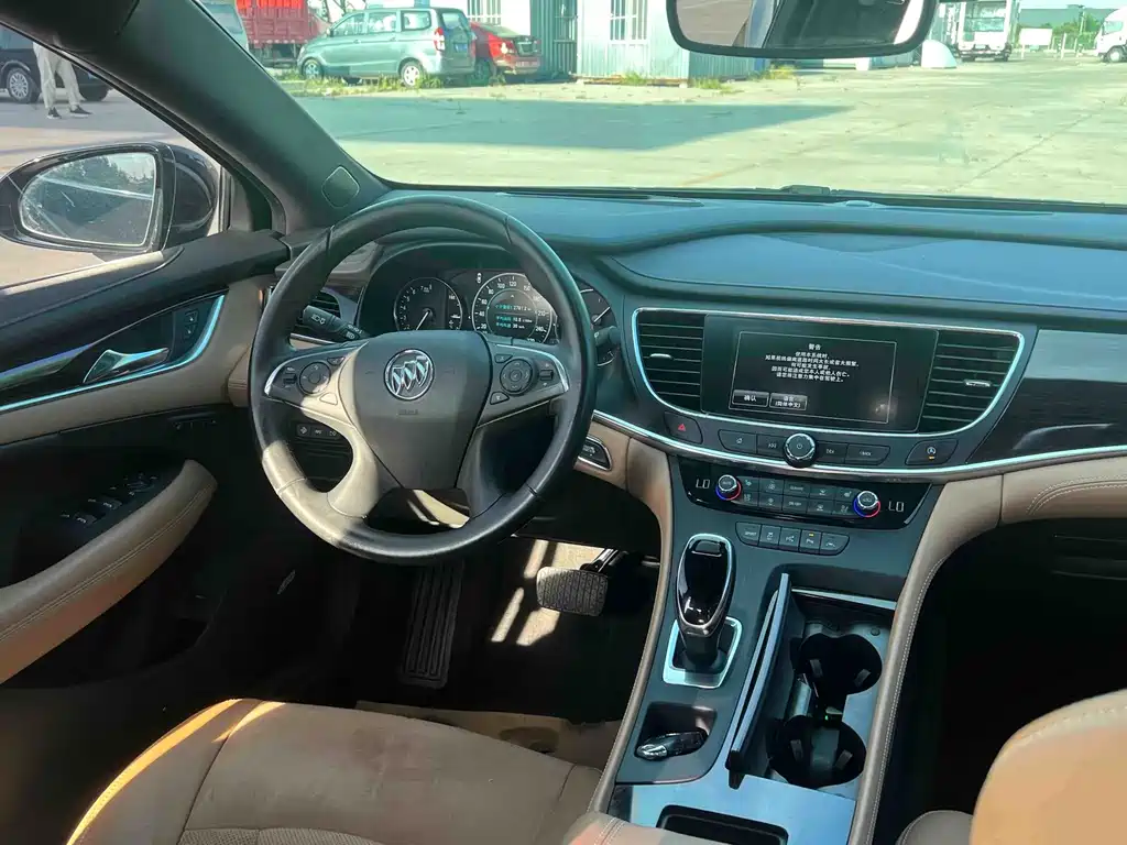 Buick LaCrosse — миниатюра 5
