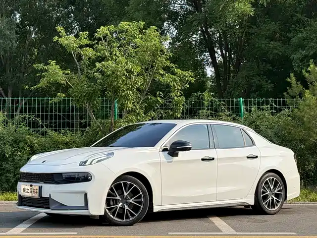 2022 Lynk & Co 03