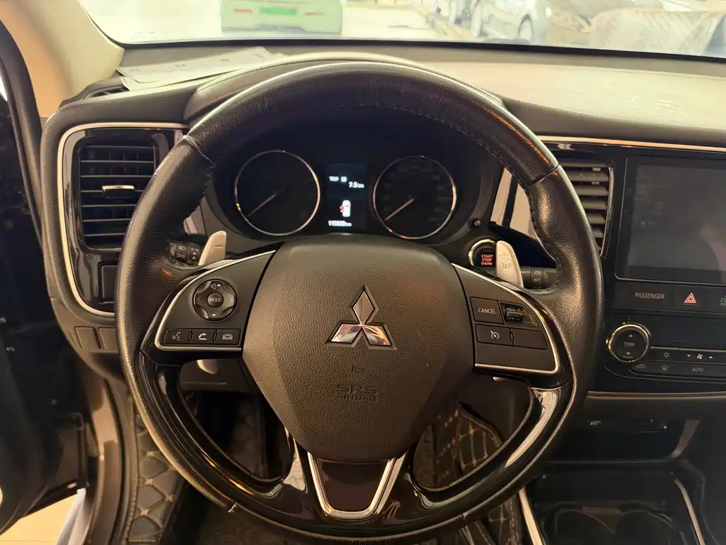 Mitsubishi Outlander — миниатюра 16