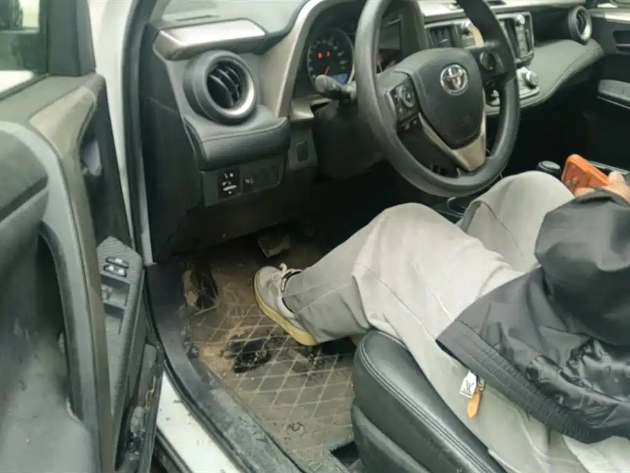 Toyota RAV4 2015 2.0L CVT