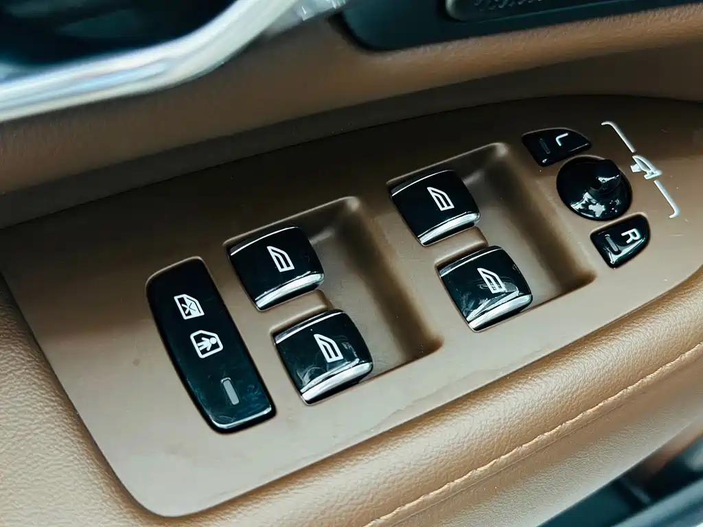 Volvo S90 — миниатюра 12