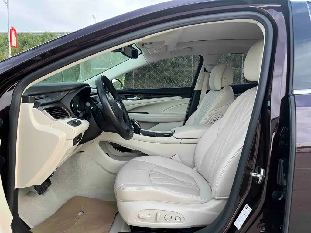 Buick LaCrosse 2021 Avenir Flagship