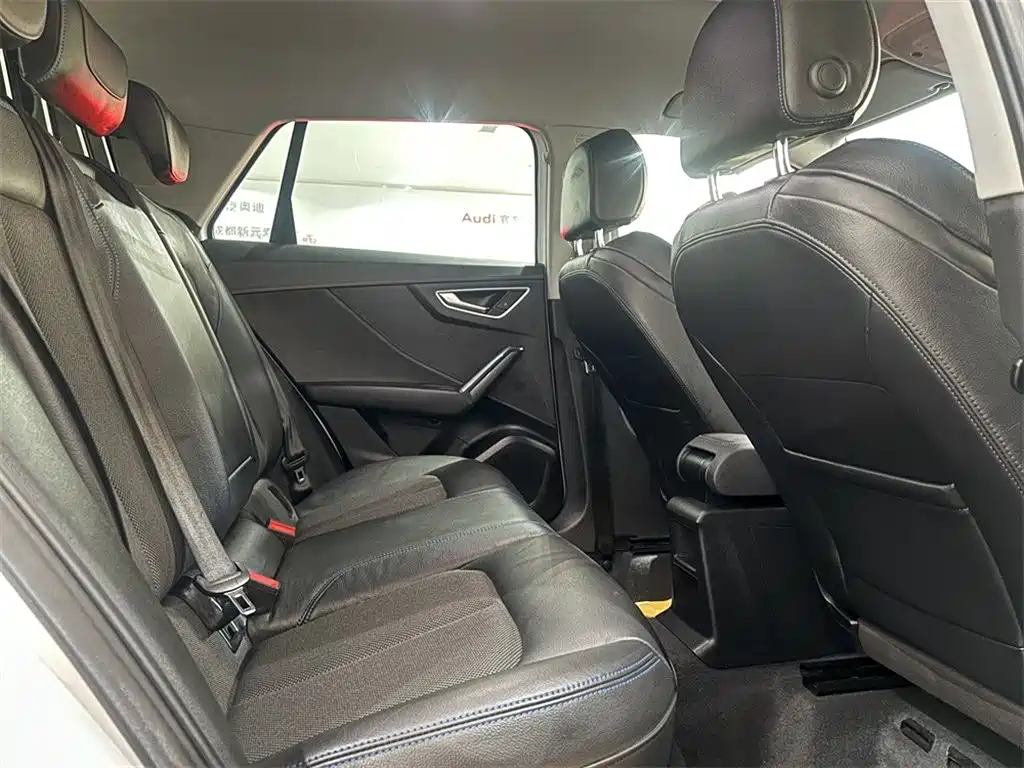 Audi Q2L e-tron — миниатюра 7