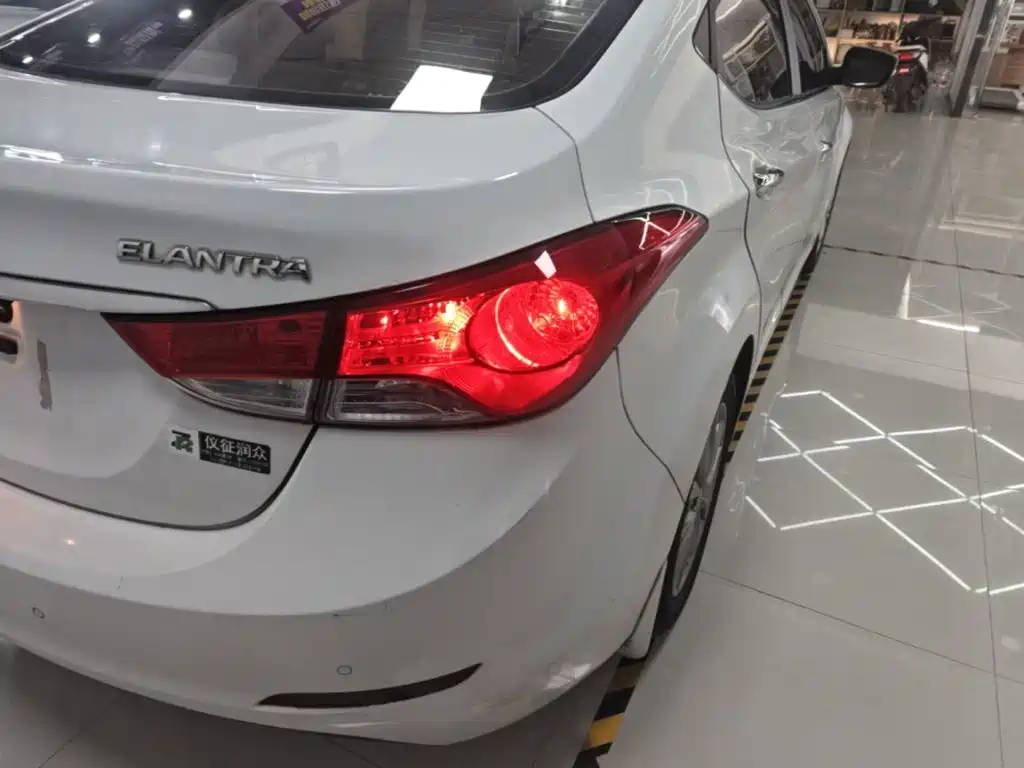 Hyundai Elantra Langdong — миниатюра 8