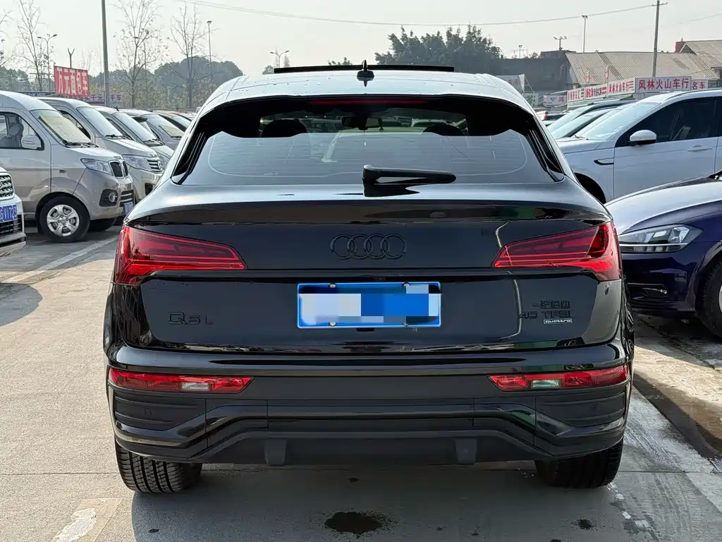 AUDI Q5L SPORTBACK