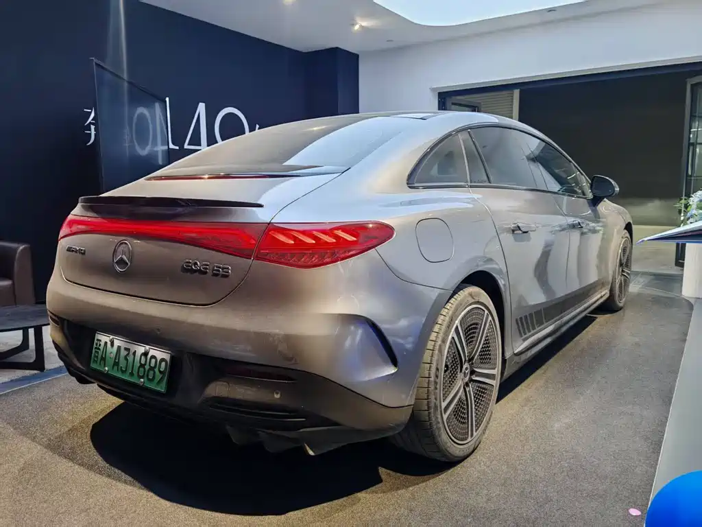 MERCEDES-BENZ EQE