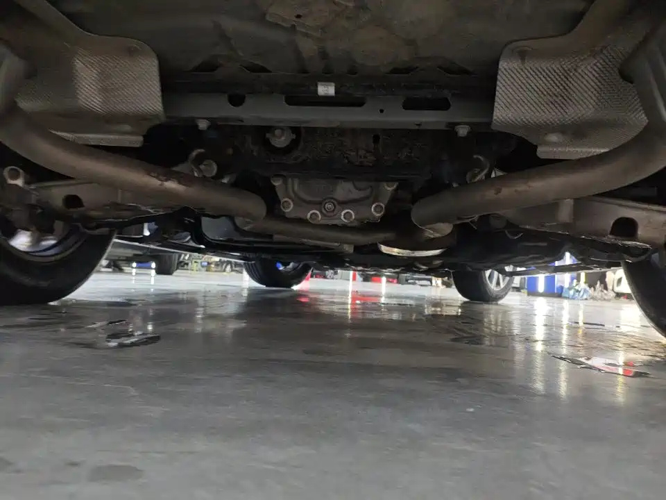 Ford Explorer — миниатюра 13