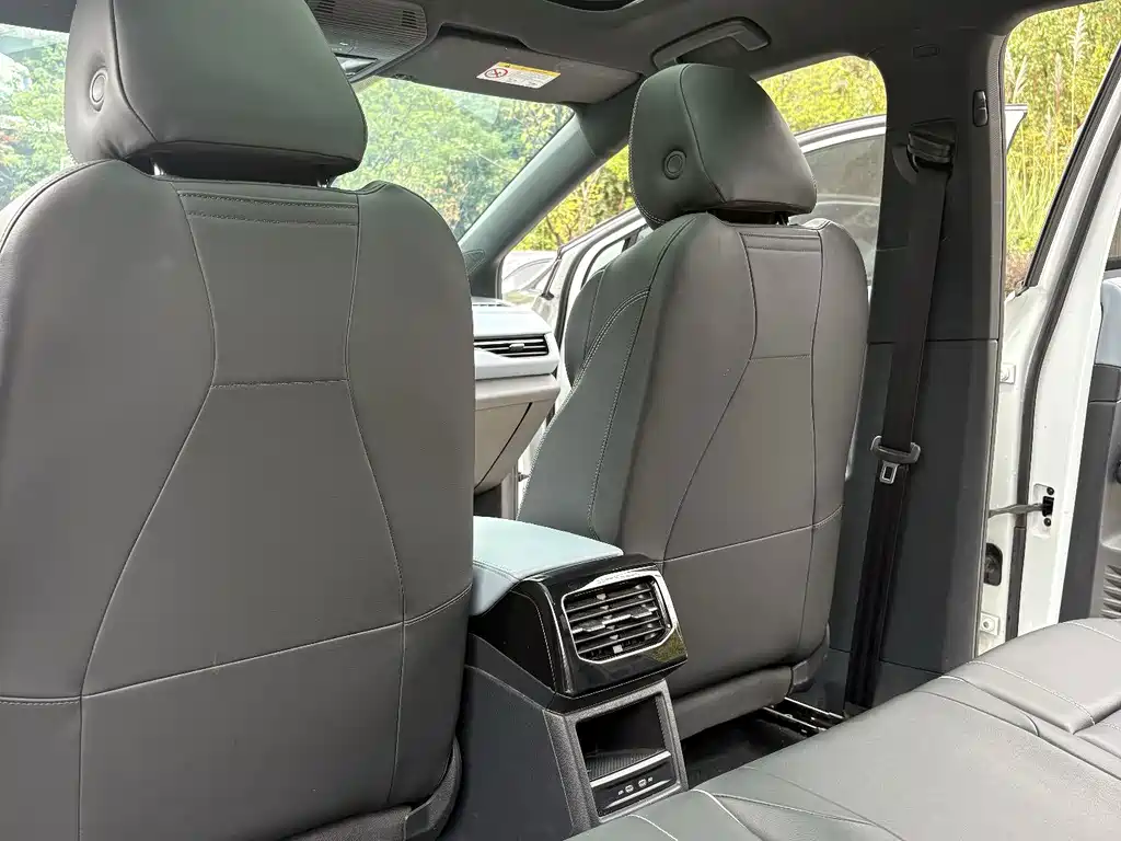 Volkswagen ID.4 X — миниатюра 4