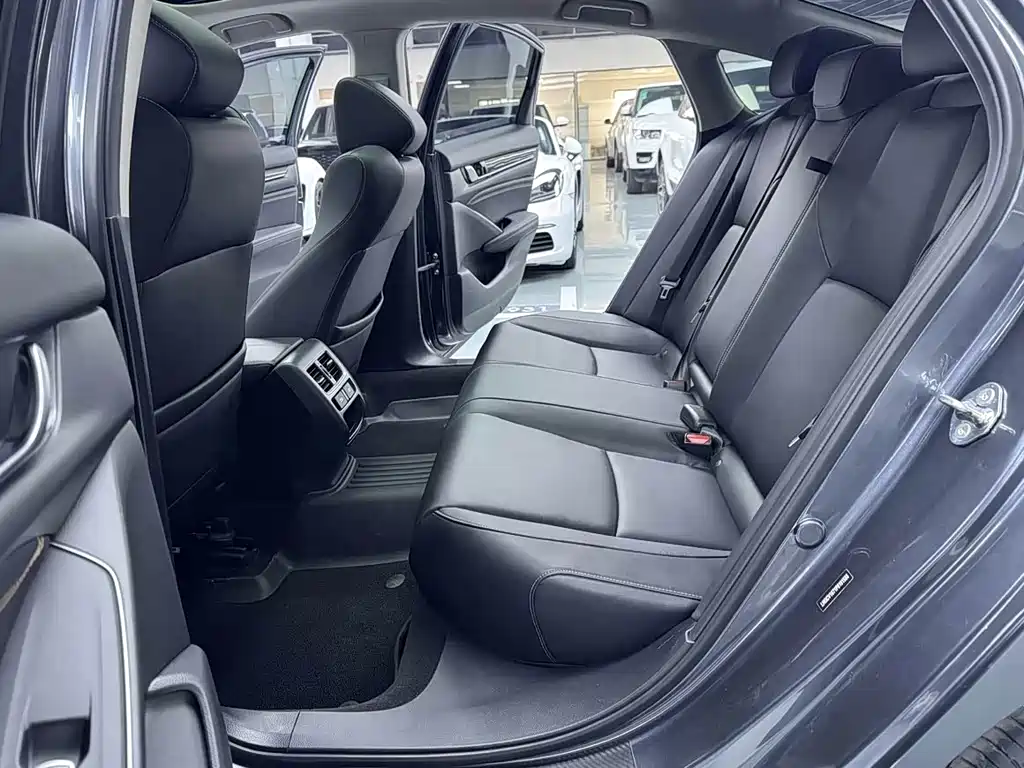 Honda Accord — миниатюра 16
