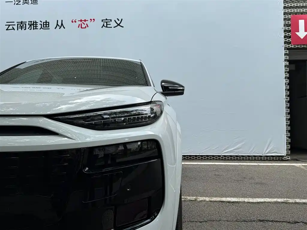 Audi Q6L e-tron