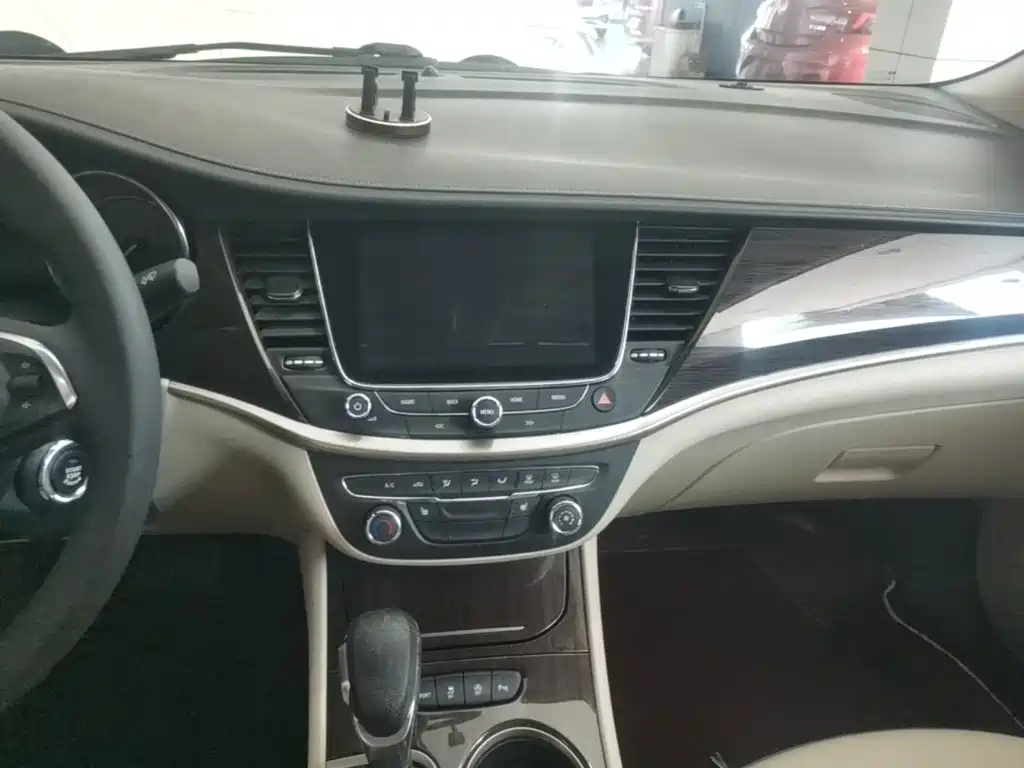 Buick Verano — миниатюра 13