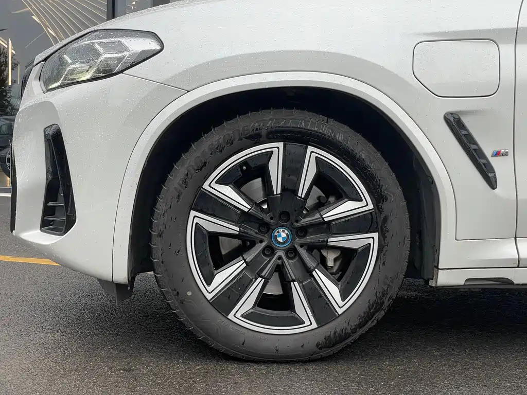 BMW iX3 — миниатюра 6