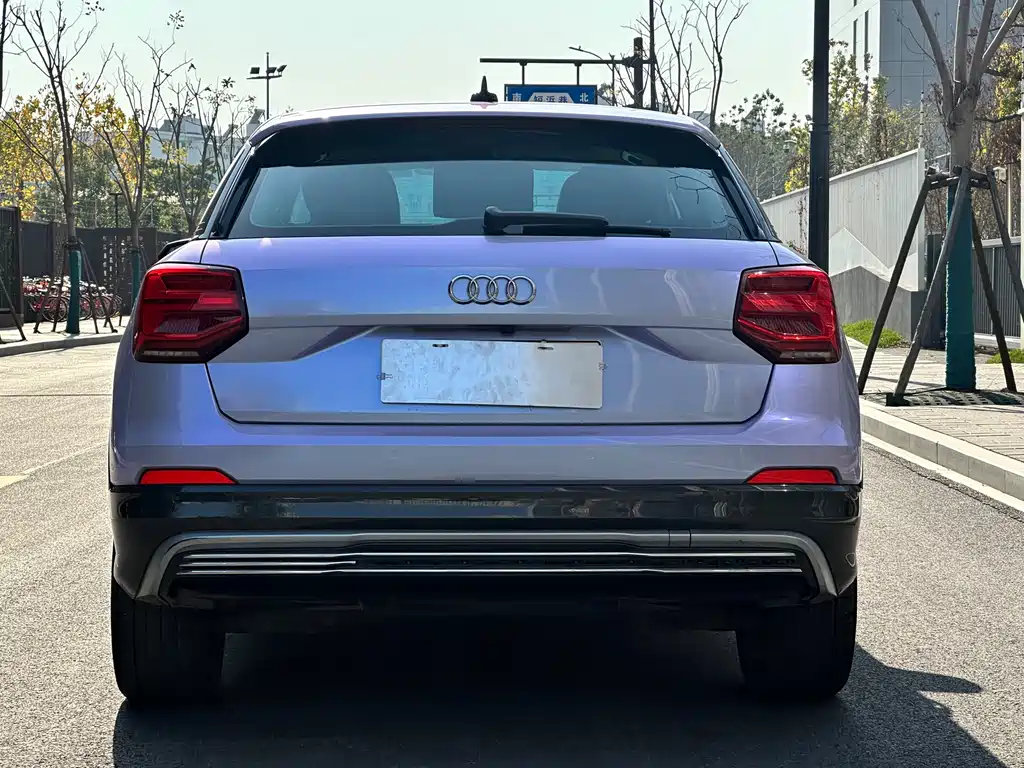 AUDI Q2L E TRON