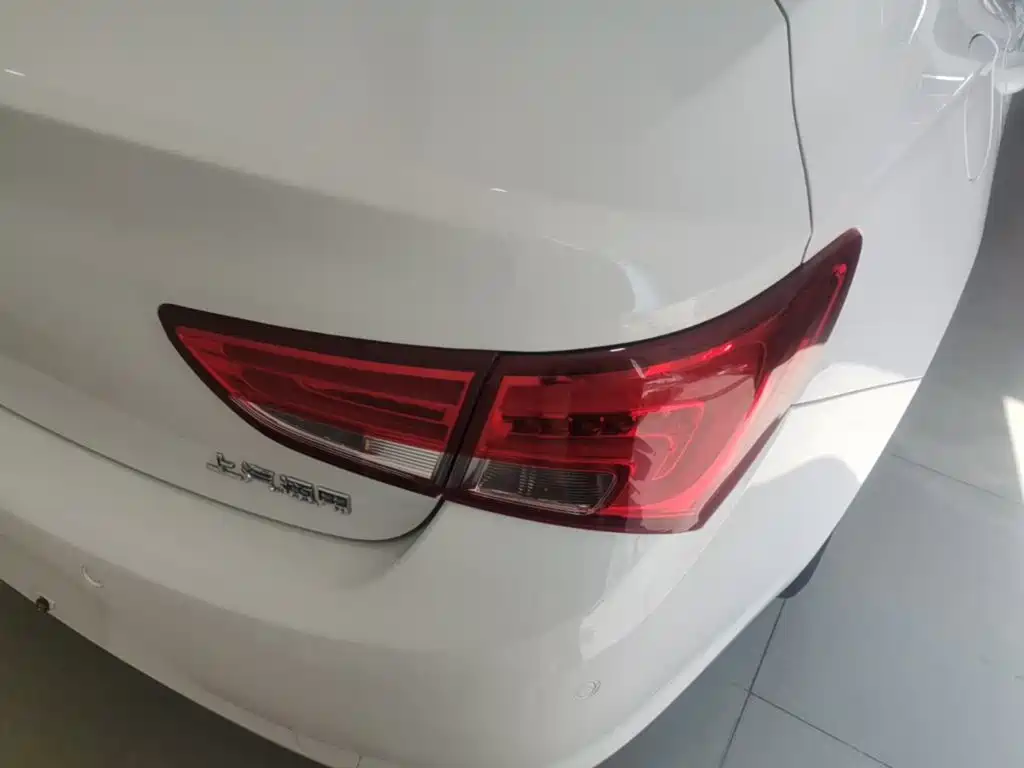 Buick Verano — миниатюра 8