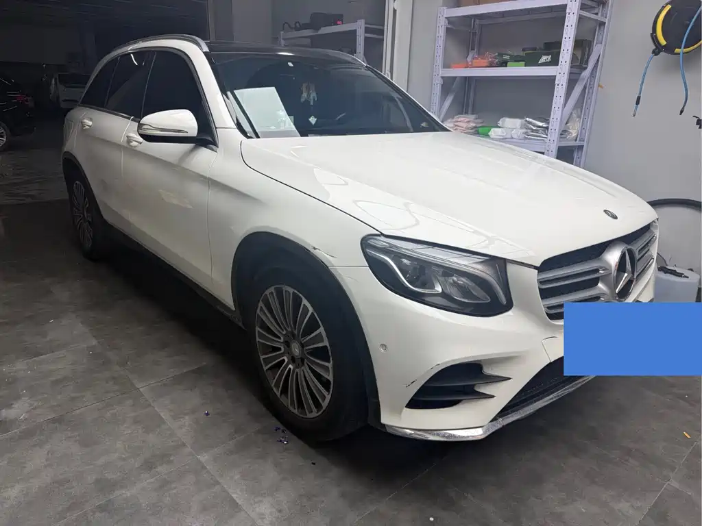 MERCEDES-BENZ GLC