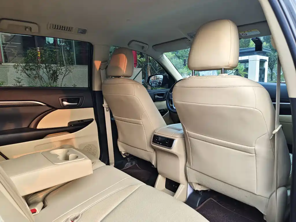 Toyota Highlander — миниатюра 25