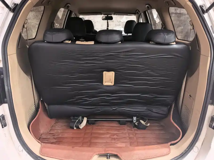 Baojun 730 2014 1.5L MT 7 мест