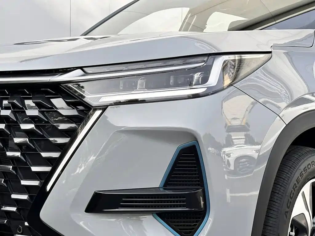 Chery Tiggo 8 PRO NEV — миниатюра 17