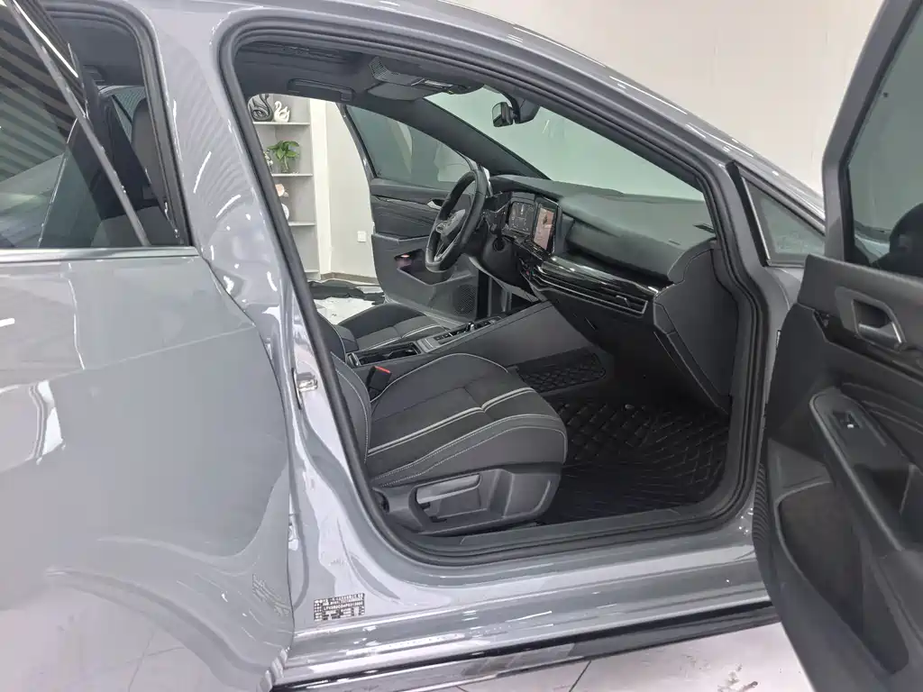 Volkswagen Golf 2023 280TSI DSG R-Line Lite