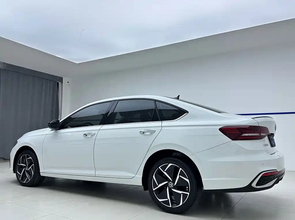 Volkswagen Lavida — миниатюра 4