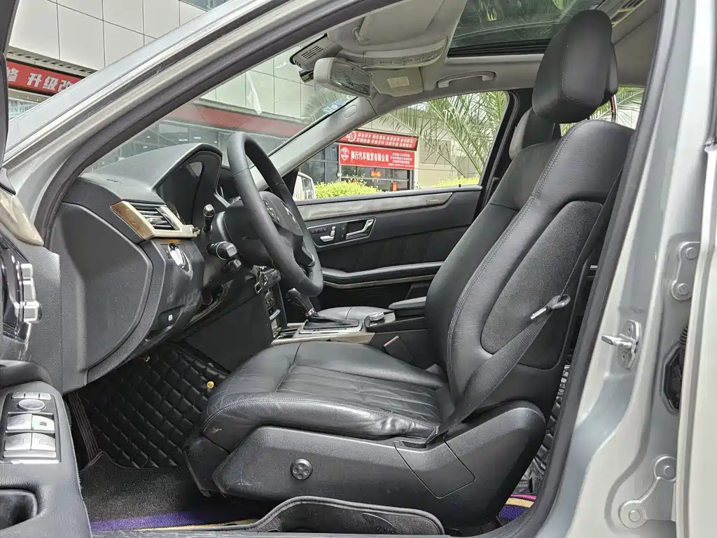 Mercedes-Benz E-Class E 2010 E 200 CGI