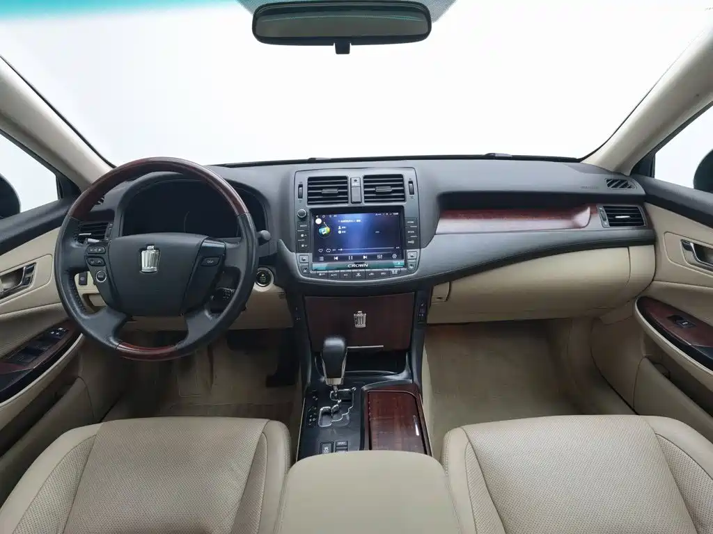 Toyota Crown 2010 2.5L Royal