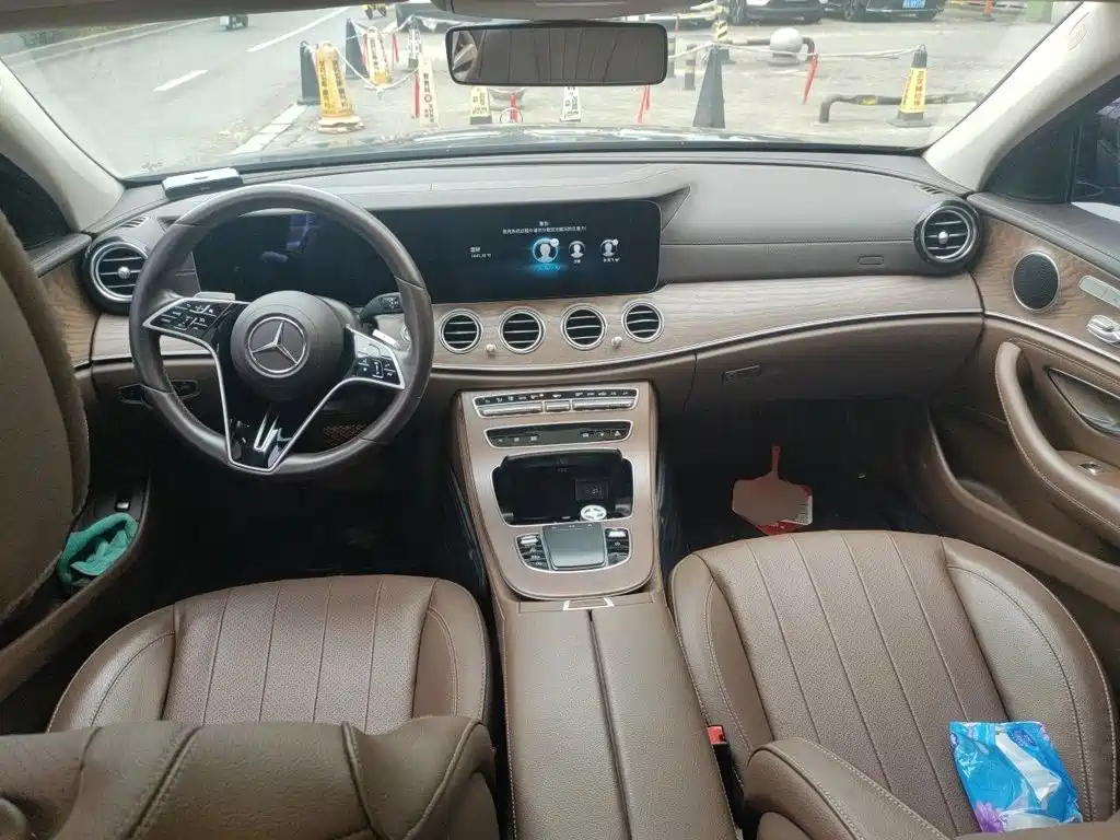 Mercedes-Benz E-Class 2023 Черный из Китая, фото 4