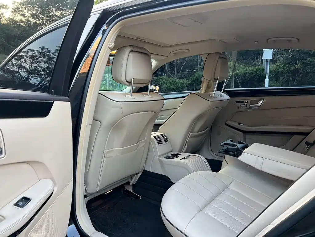 Mercedes-Benz E-Class — миниатюра 6