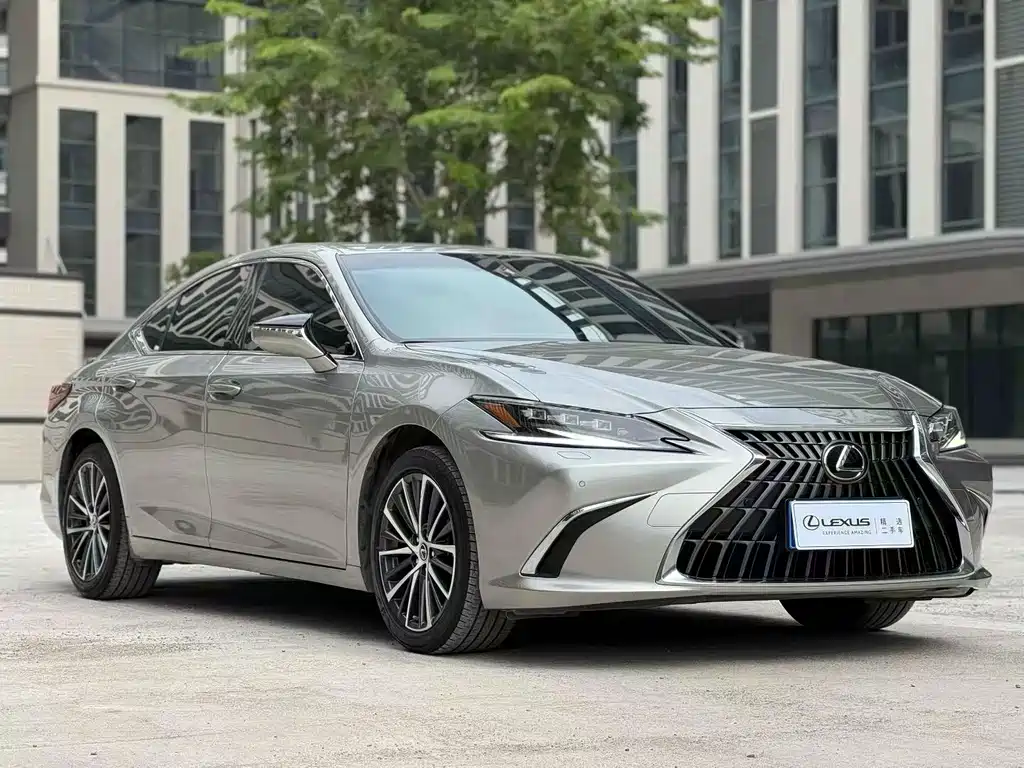 Lexus ES 2022 300h Premium