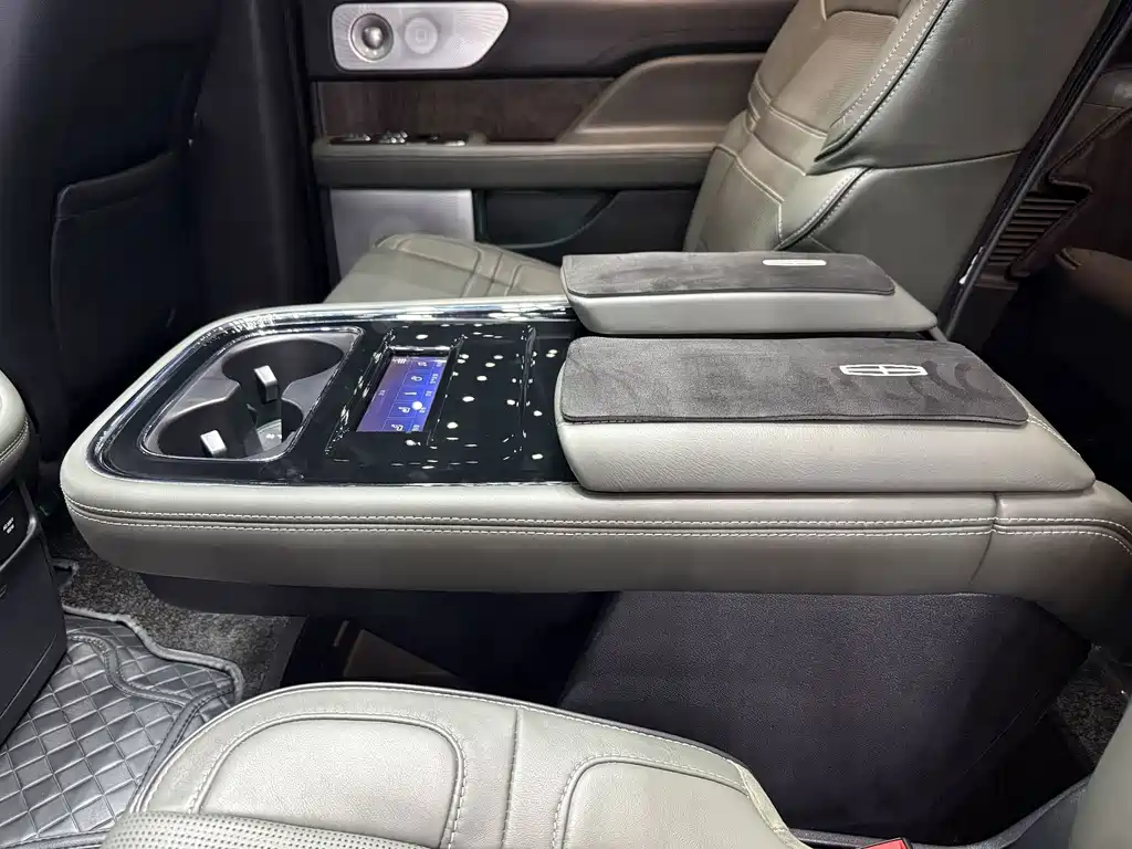 Lincoln Navigator — миниатюра 15